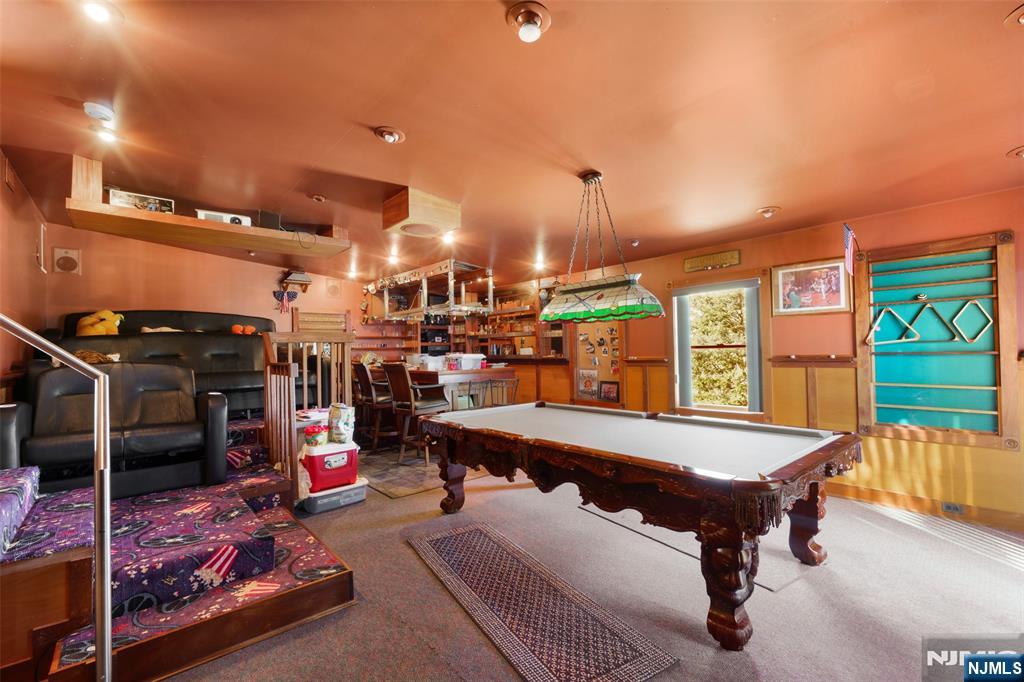 17 Pleasant Property Photo 7