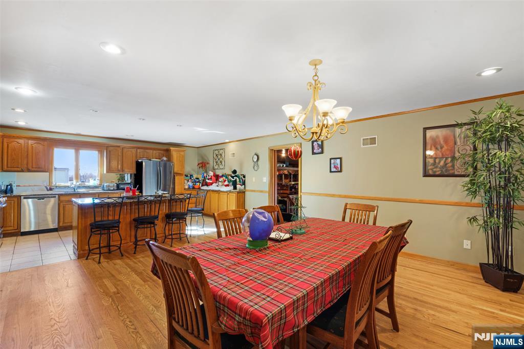 17 Pleasant Property Photo 10