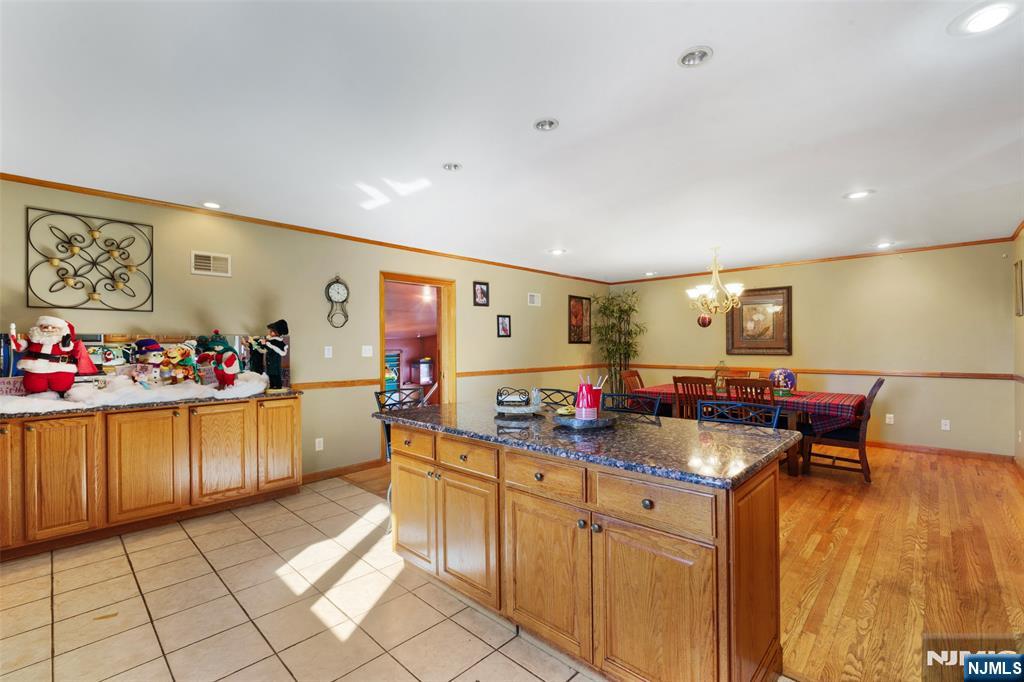 17 Pleasant Property Photo 11