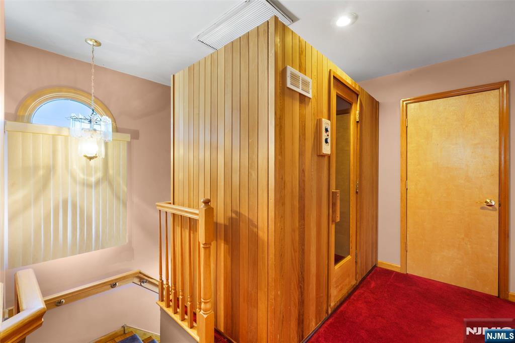 17 Pleasant Property Photo 12