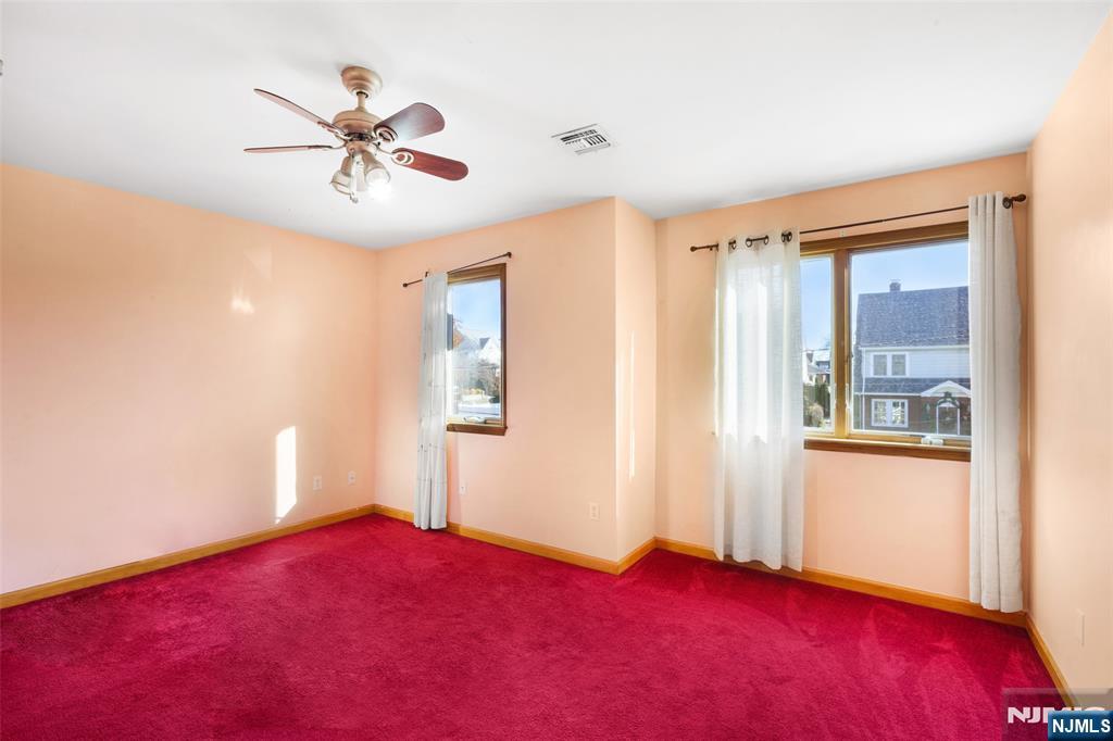 17 Pleasant Property Photo 16