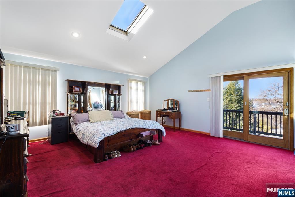 17 Pleasant Property Photo 19