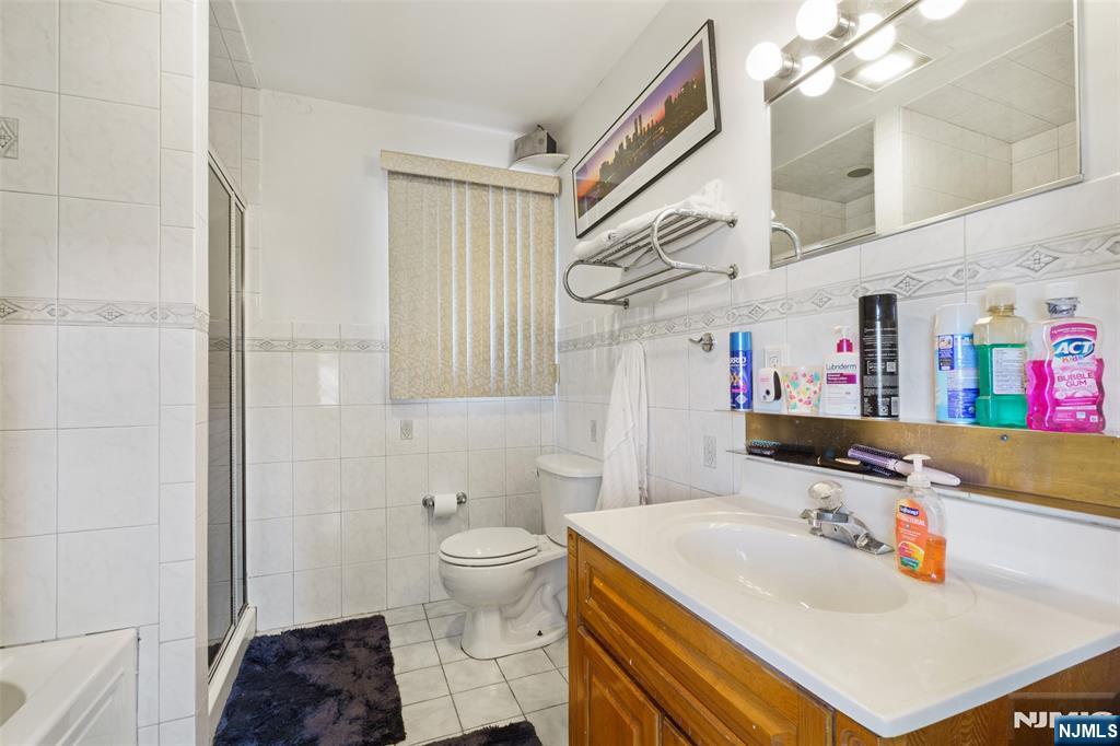17 Pleasant Property Photo 21