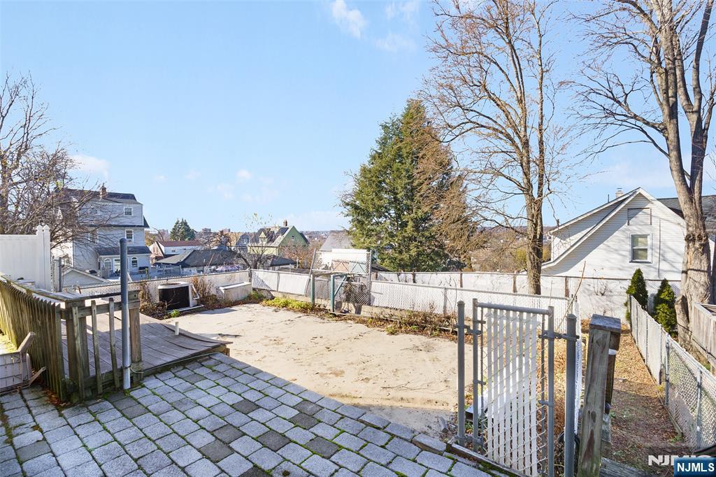 17 Pleasant Property Photo 25