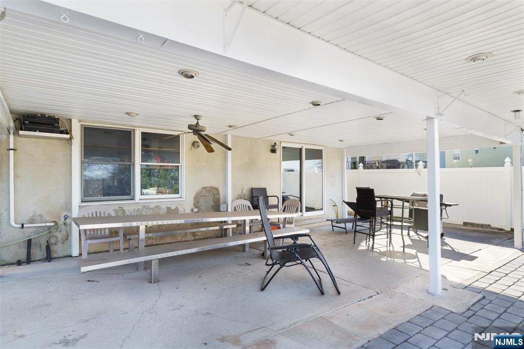 17 Pleasant Property Photo 27