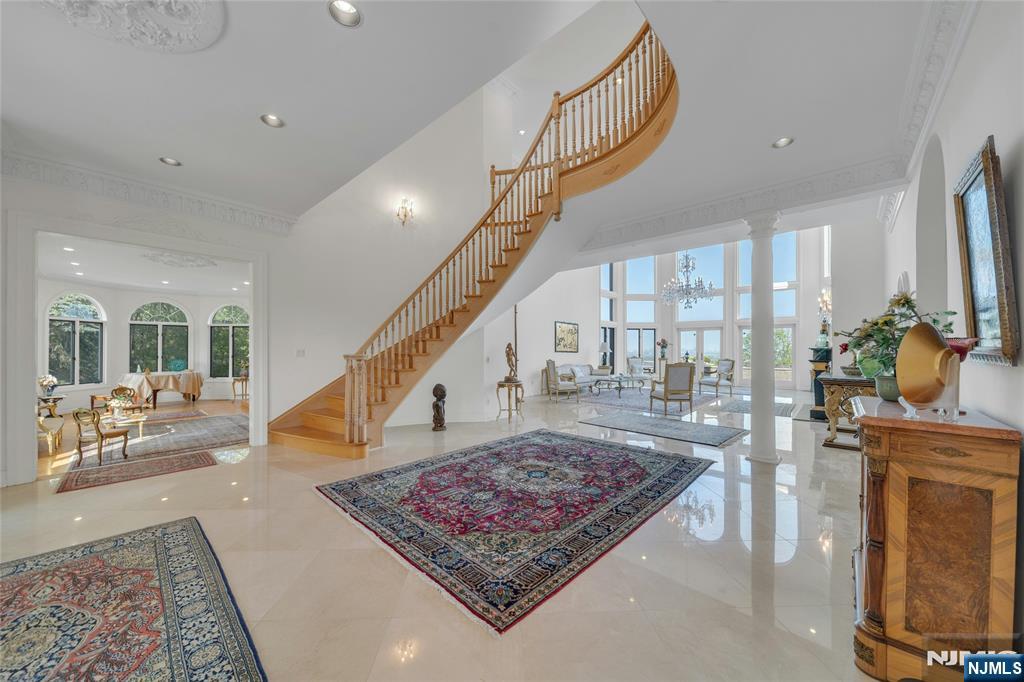24 Club Way Property Photo 6