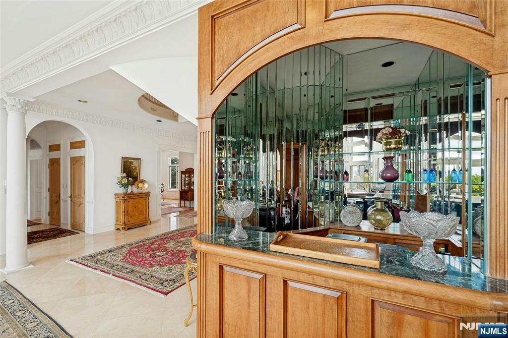 24 Club Way Property Photo 12