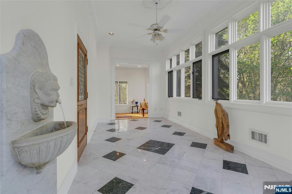 24 Club Way Property Photo 14