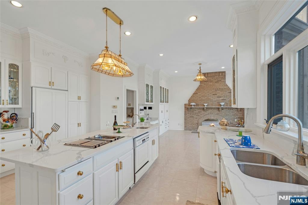 24 Club Way Property Photo 20