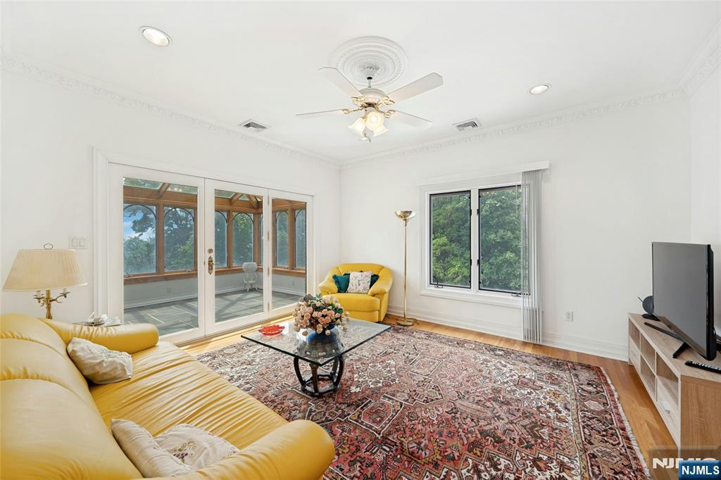 24 Club Way Property Photo 27
