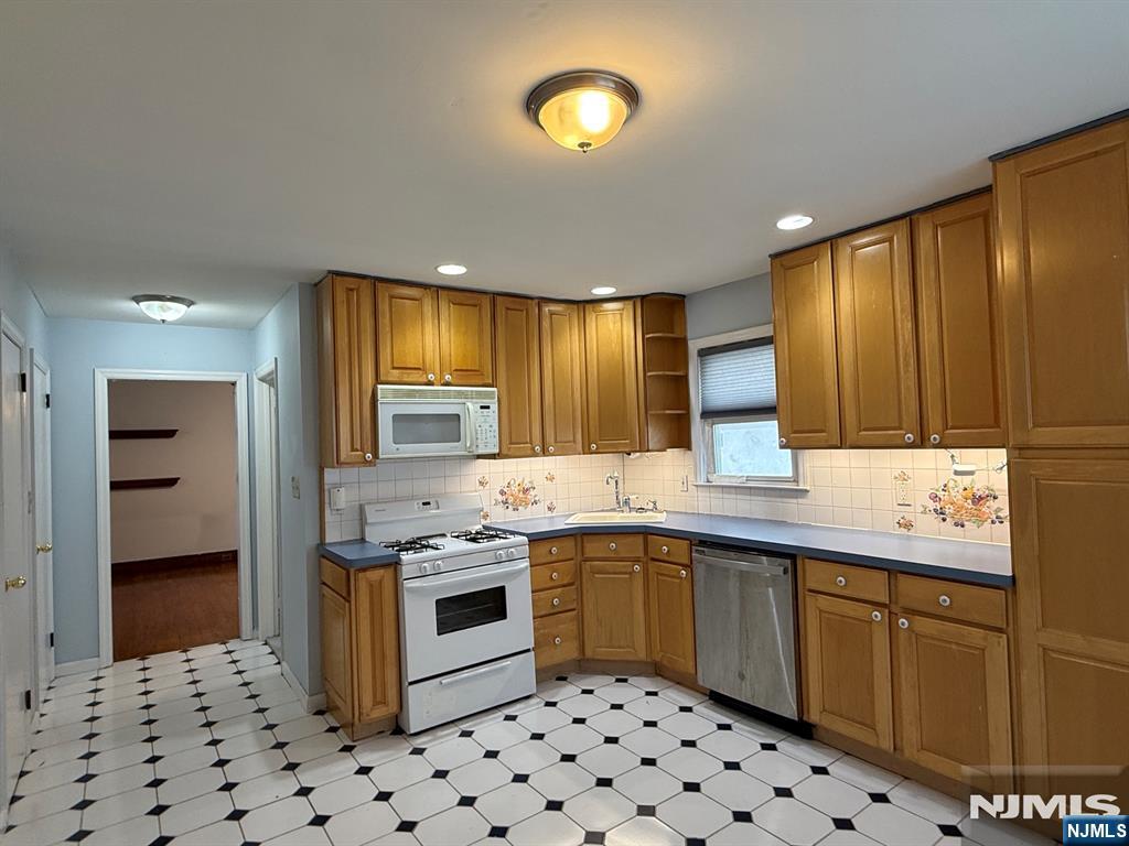409 Cleveland Avenue 1f Property Photo 3