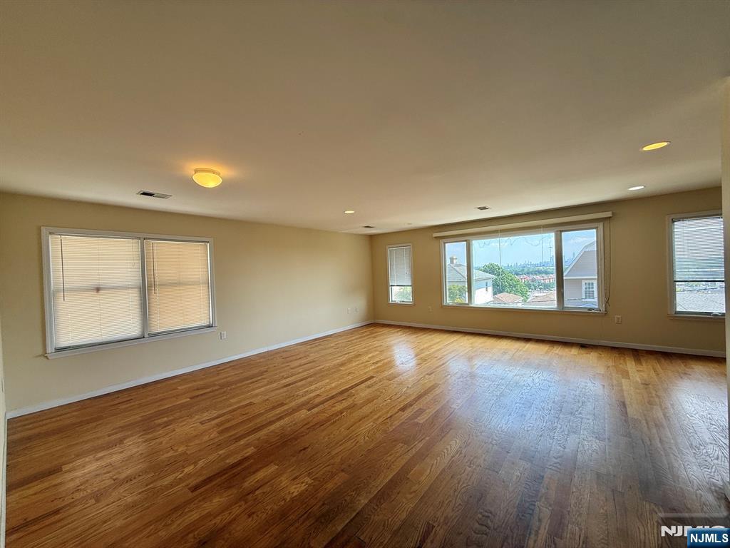 77 Forest Street (2f) Property Photo 2