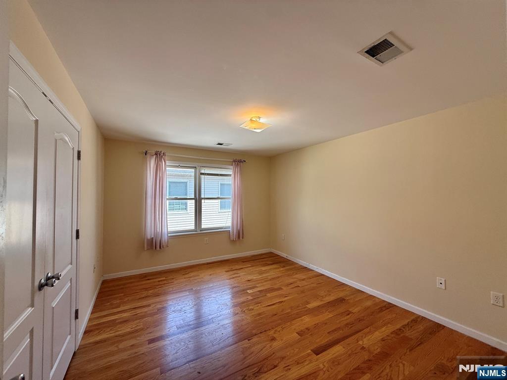 77 Forest Street (2f) Property Photo 4