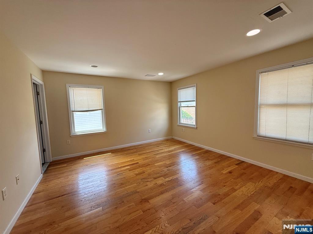 77 Forest Street (2f) Property Photo 6