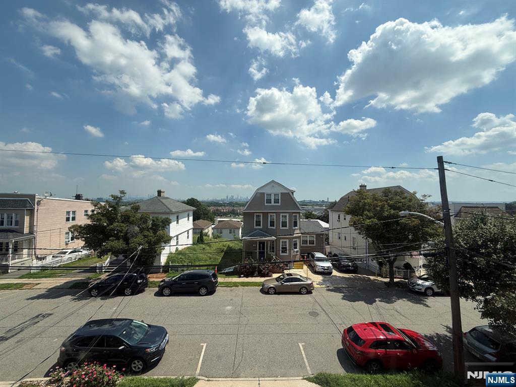 77 Forest Street (2f) Property Photo 14