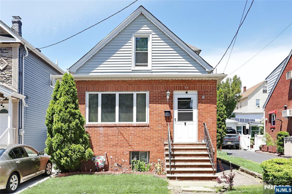 77 Columbus Avenue Property Photo 1