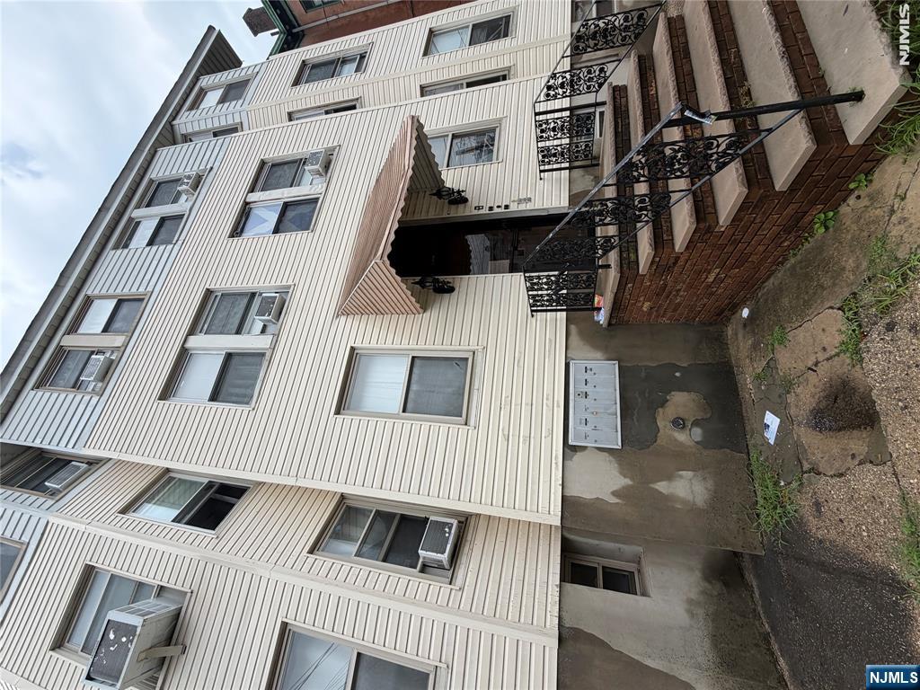 103-105 Devon 1r Property Photo 1