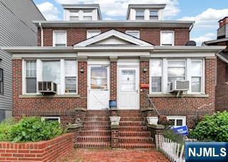 6104 Monitor Place Property Photo 1