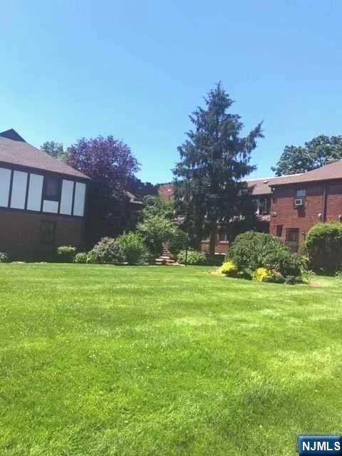 520 Broad Avenue 11 Property Photo 1