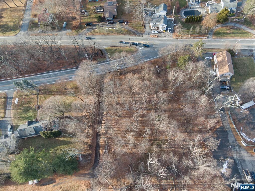 2046 Macopin Property Photo 9