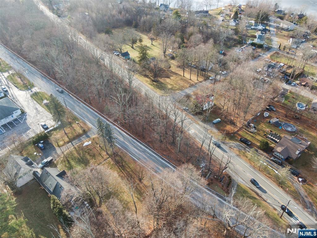 2046 Macopin Property Photo 12