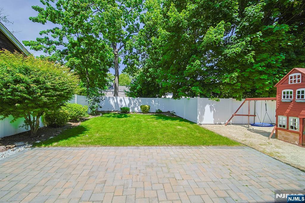 17 E Fairmount Avenue Property Photo 4