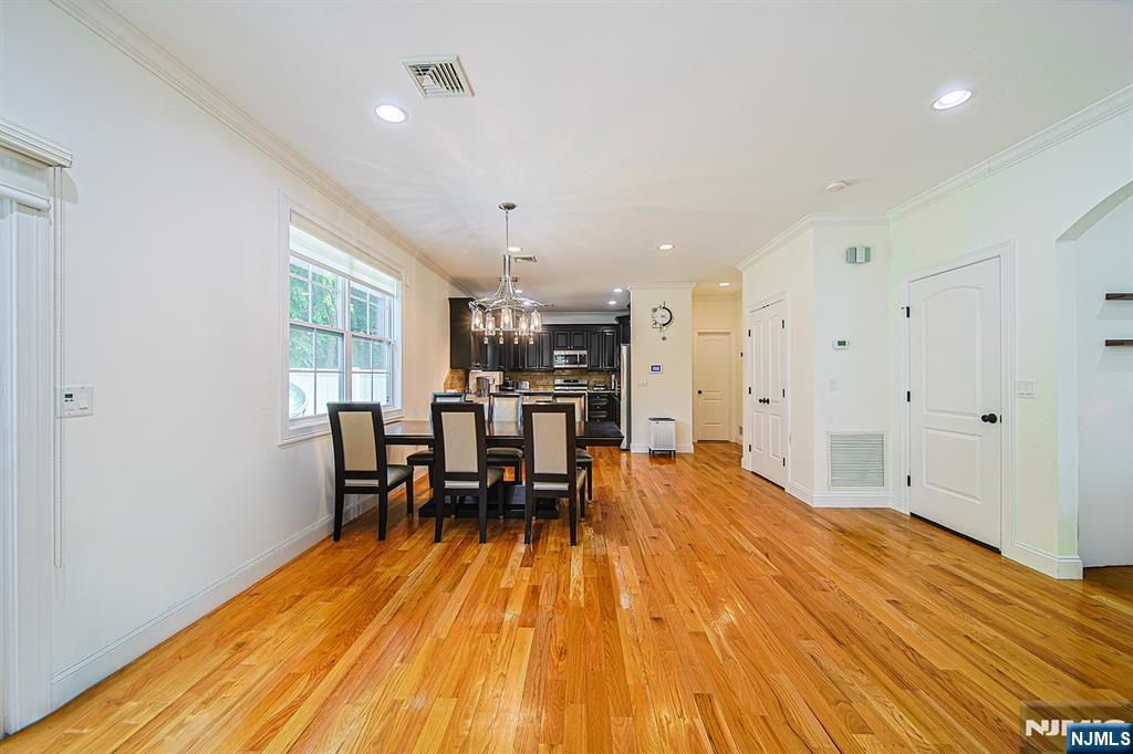 17 E Fairmount Avenue Property Photo 7