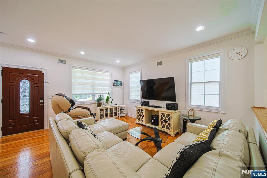 17 E Fairmount Avenue Property Photo 18