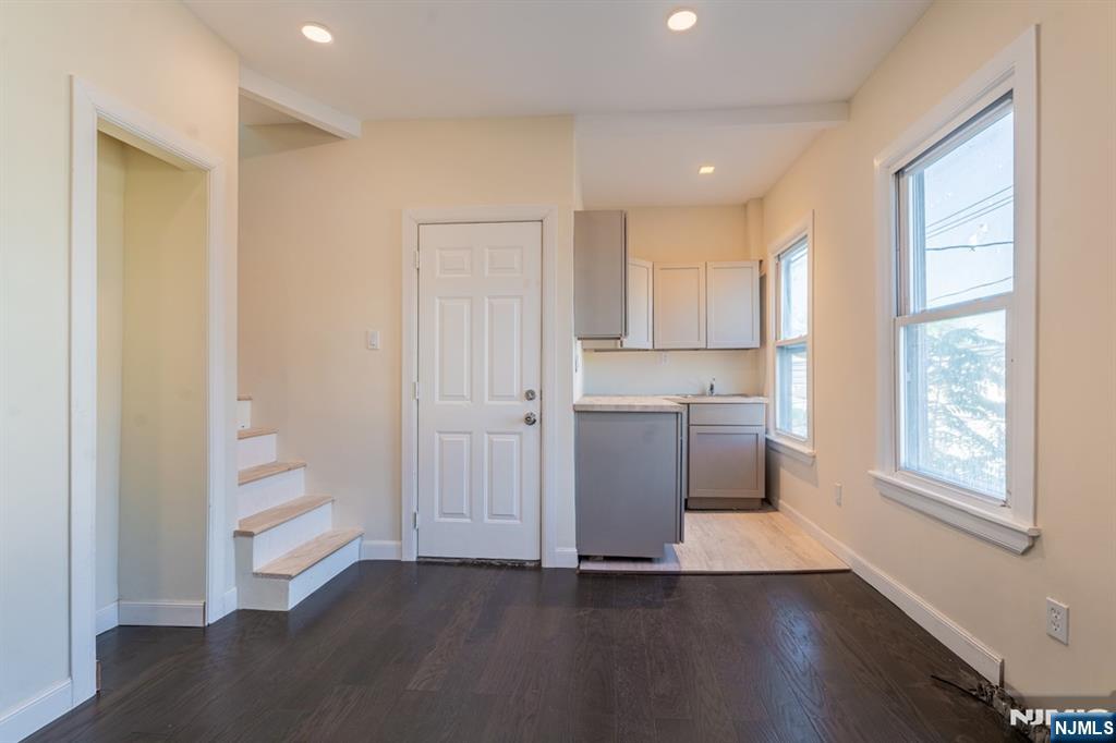446 24th Street Property Photo 9