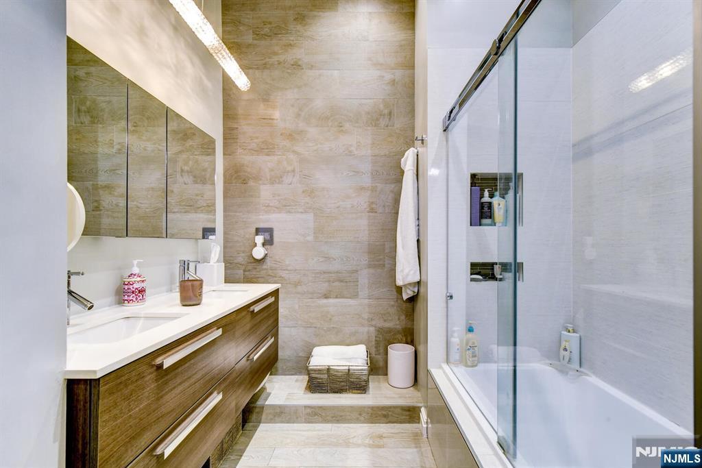 689 Luis Munoz Marin Boulevard 1010 Property Photo 23