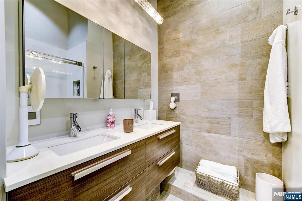 689 Luis Munoz Marin Boulevard 1010 Property Photo 24