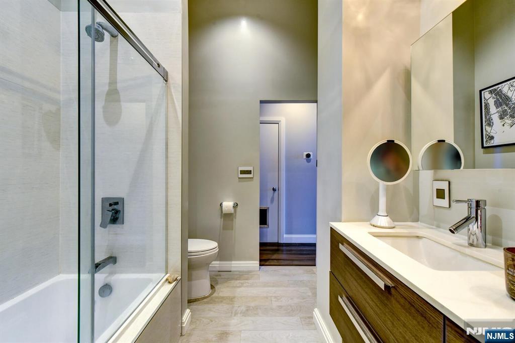 689 Luis Munoz Marin Boulevard 1010 Property Photo 25