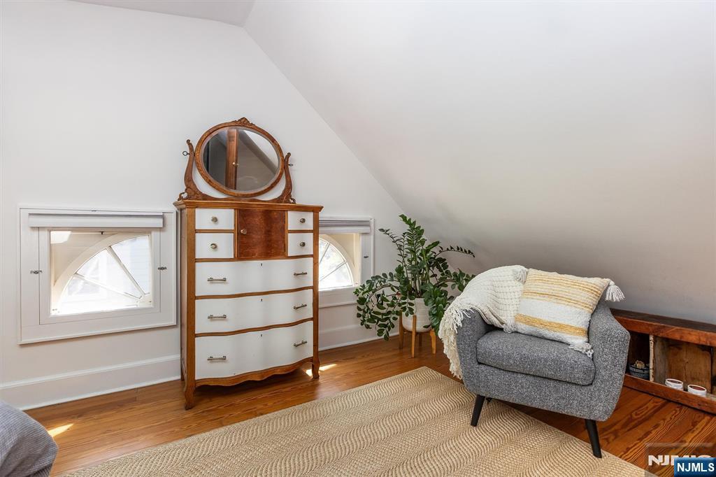 85 Hawthorne Avenue Property Photo 36
