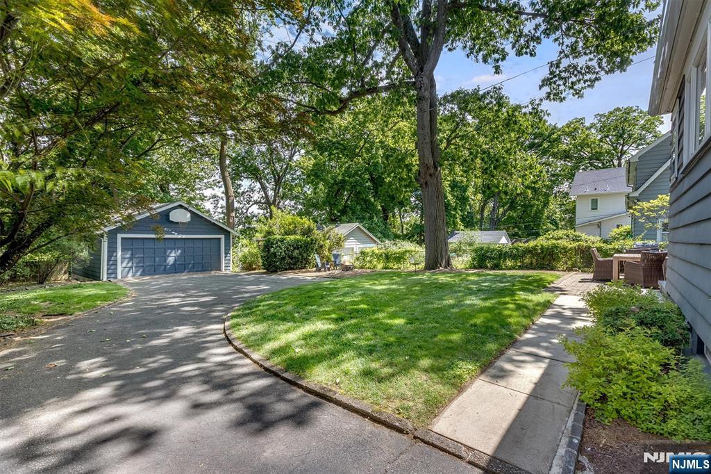 85 Hawthorne Avenue Property Photo 45