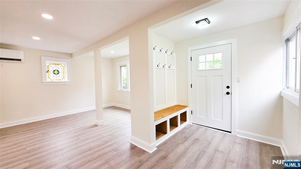 564 Maple Avenue Property Photo 4