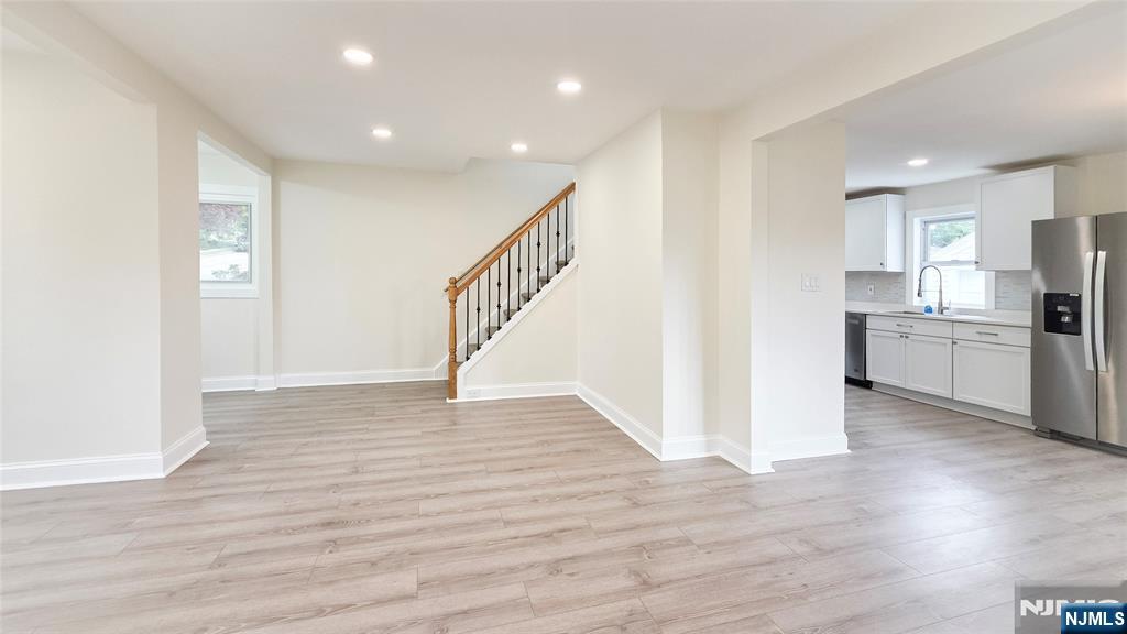 564 Maple Avenue Property Photo 9
