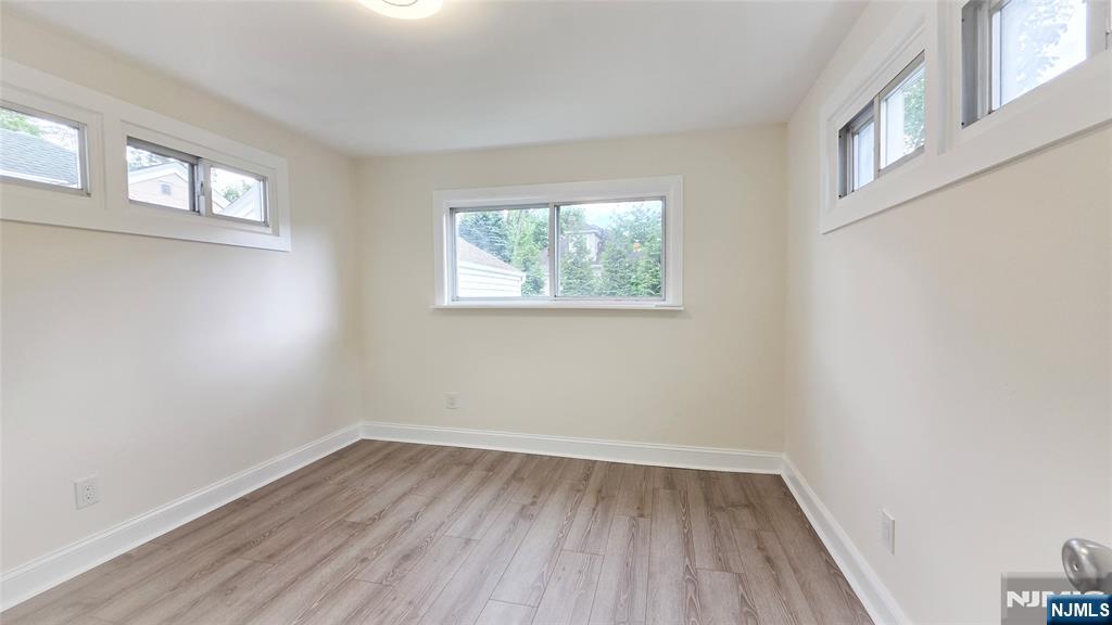 564 Maple Avenue Property Photo 18