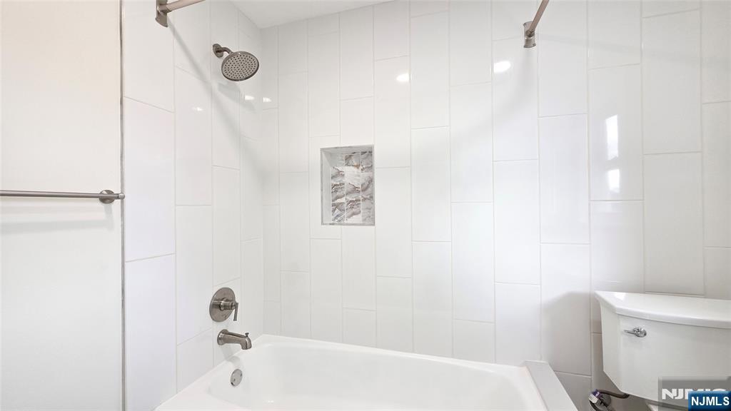 564 Maple Avenue Property Photo 30