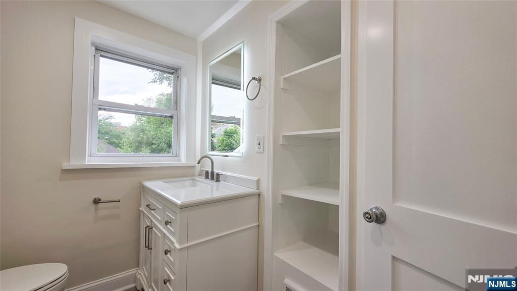 564 Maple Avenue Property Photo 31