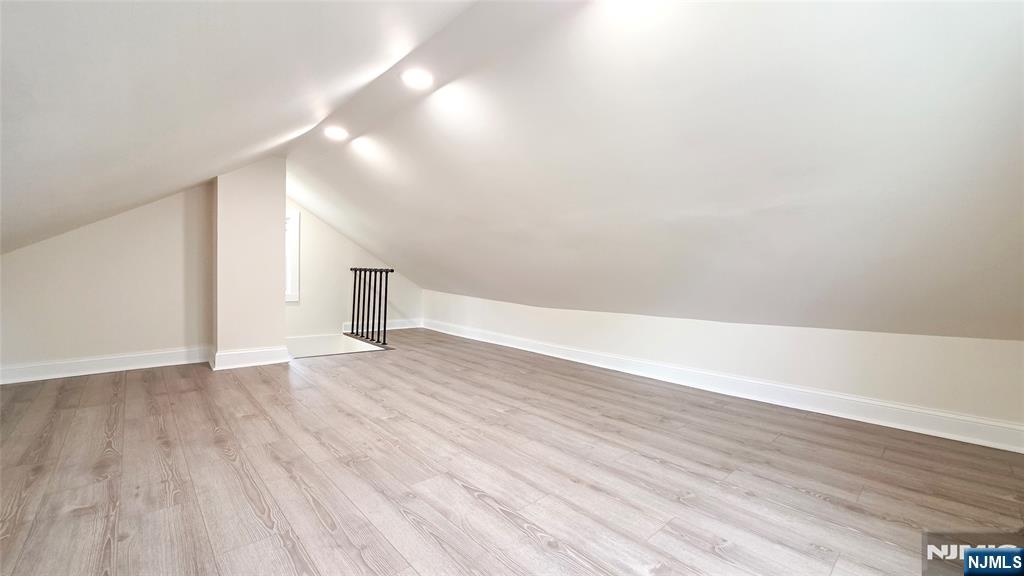 564 Maple Avenue Property Photo 33
