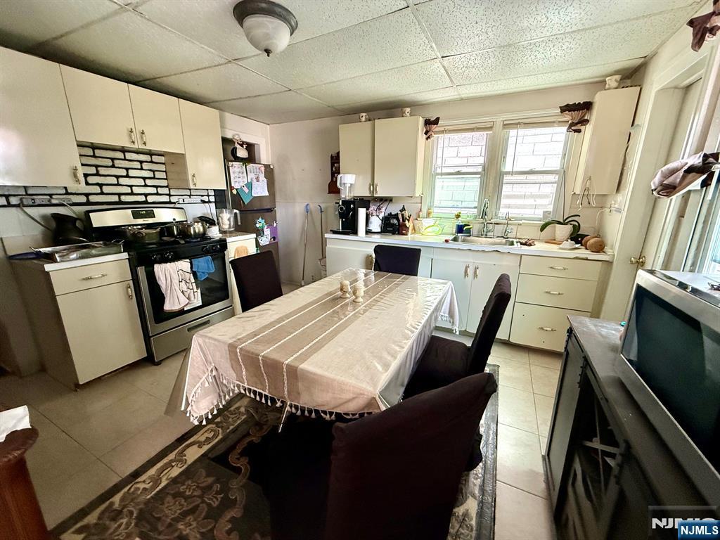 30 Searing Avenue Property Photo 7