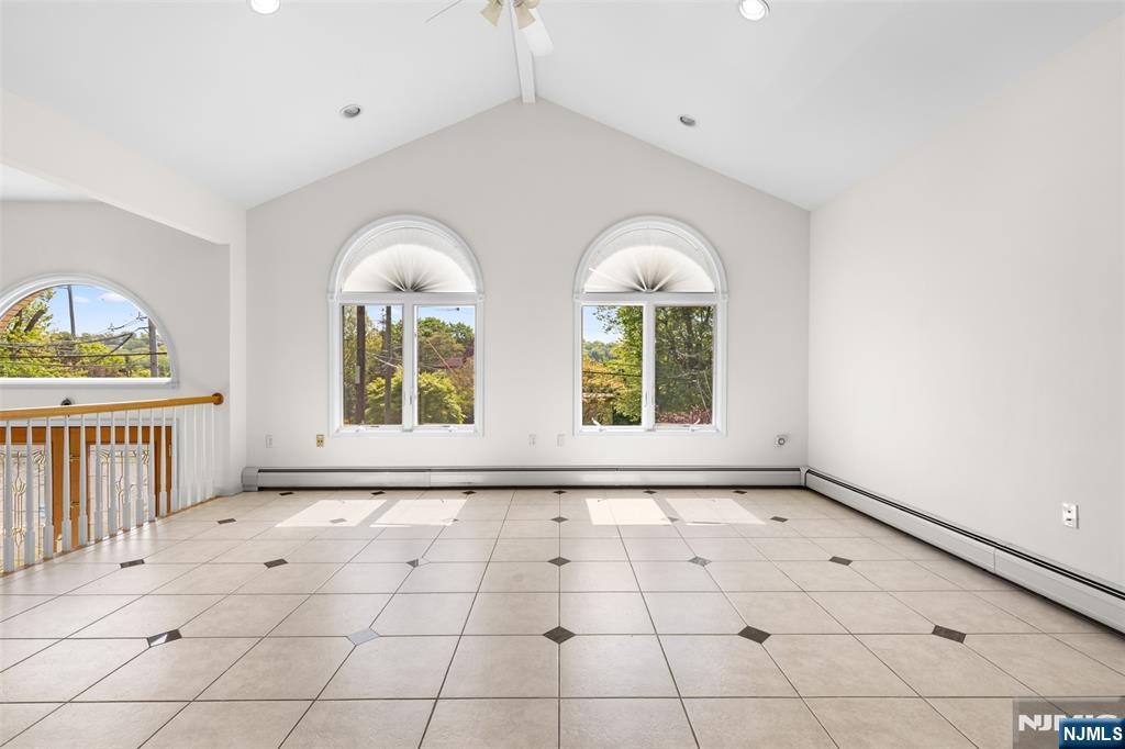 499 Morse Avenue Property Photo 6
