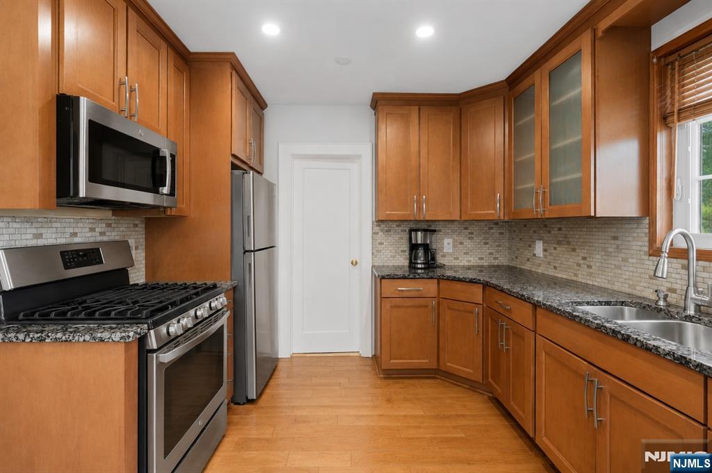 62 Vreeland Avenue Property Photo 31