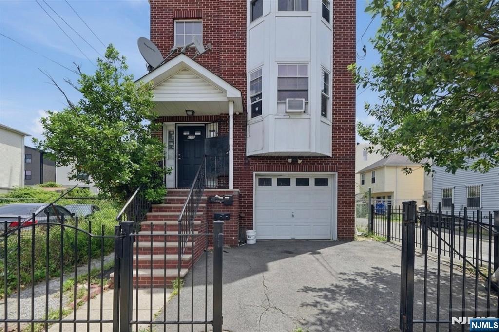 606 19th Street Property Photo 1