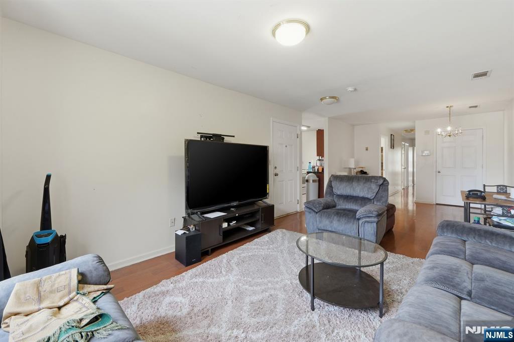 606 19th Street Property Photo 12