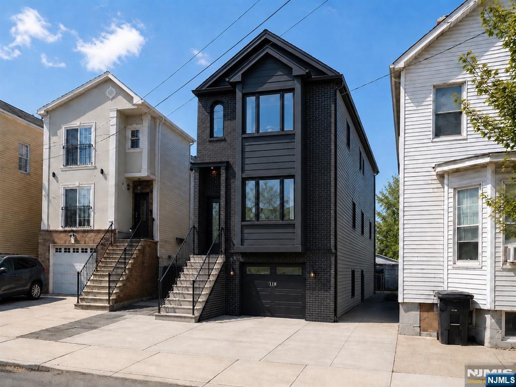 313 Warren Street Property Photo 1