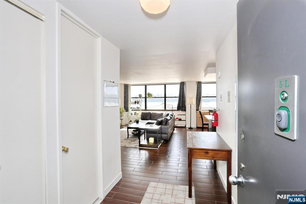 7004 Boulevard E 5l Property Photo 8