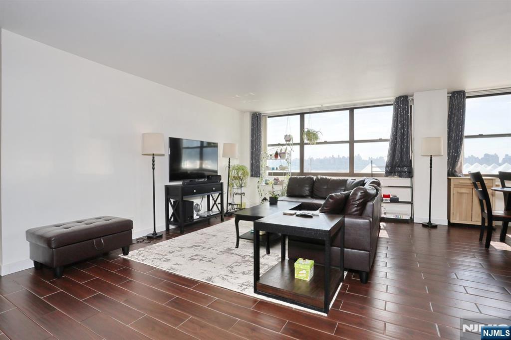 7004 Boulevard E 5l Property Photo 10