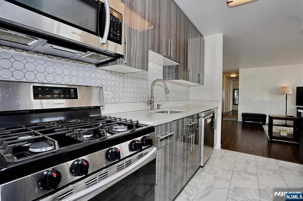 7004 Boulevard E 5l Property Photo 20