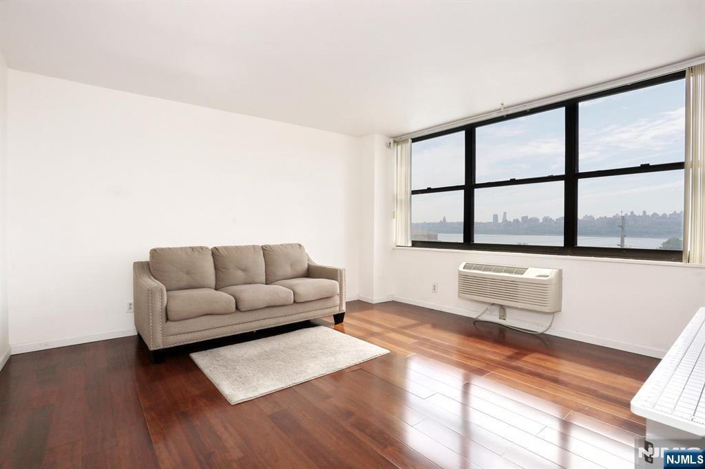 7004 Boulevard E 5l Property Photo 31